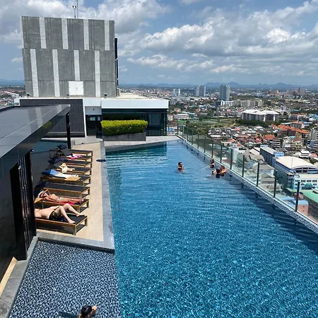 The Base In Pattaya Condo